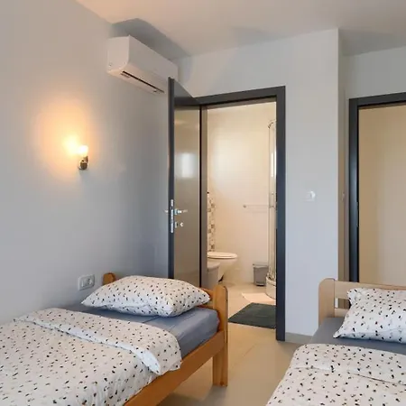 La Perla By Guide * Pula