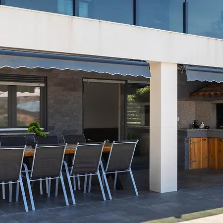 Villa La Perla By Guide