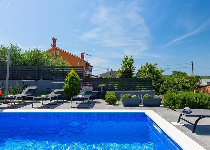 La Perla By Guide * بولا