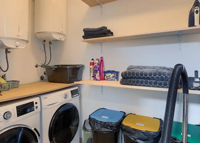 فيلة La Perla By Guide *