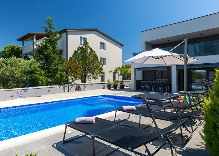 La Perla By Guide * بولا