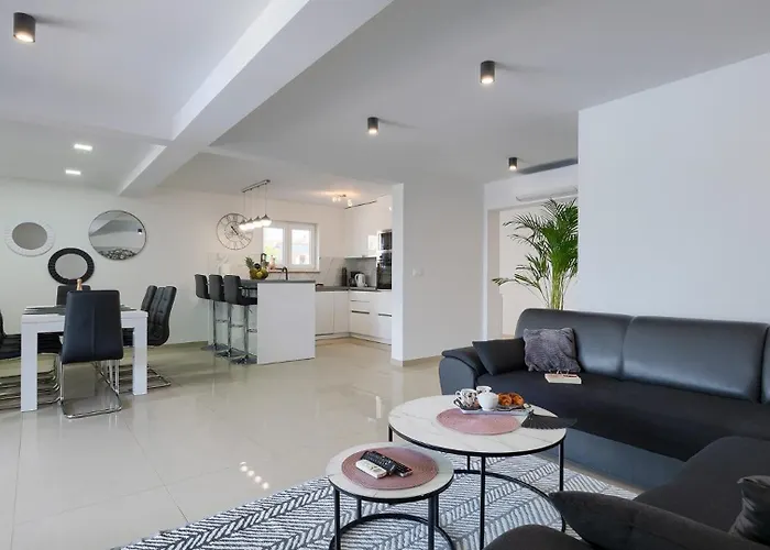 La Perla By Guide Villa Póla