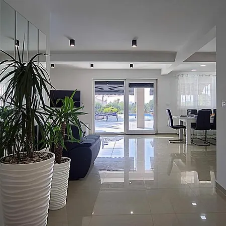 Villa La Perla By Guide Póla