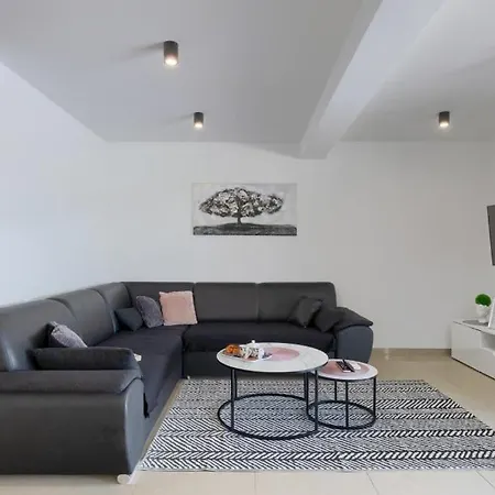 La Perla By Guide וילה