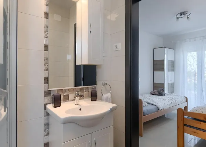 Villa La Perla By Guide *